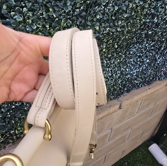 Vintage Coach Cream Leather Women's Bag - Picture 13 of 16